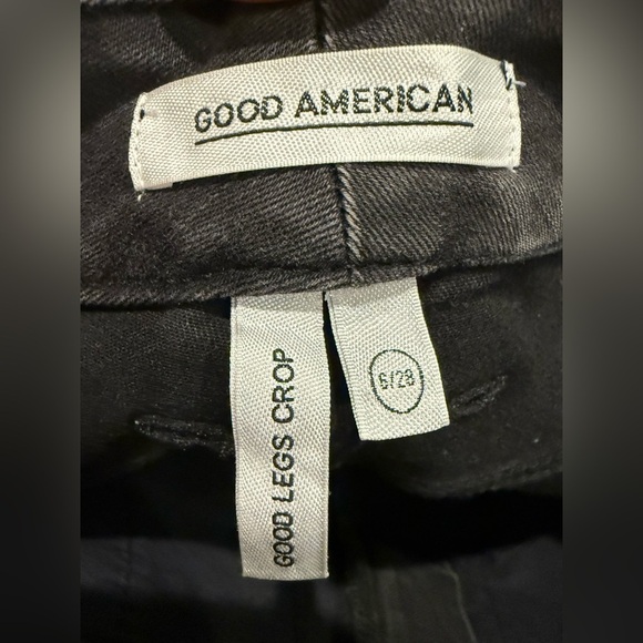 Good American Good Legs Crop Jeans Black Distressed Women’s Size 6/28 - Picture 3 of 3